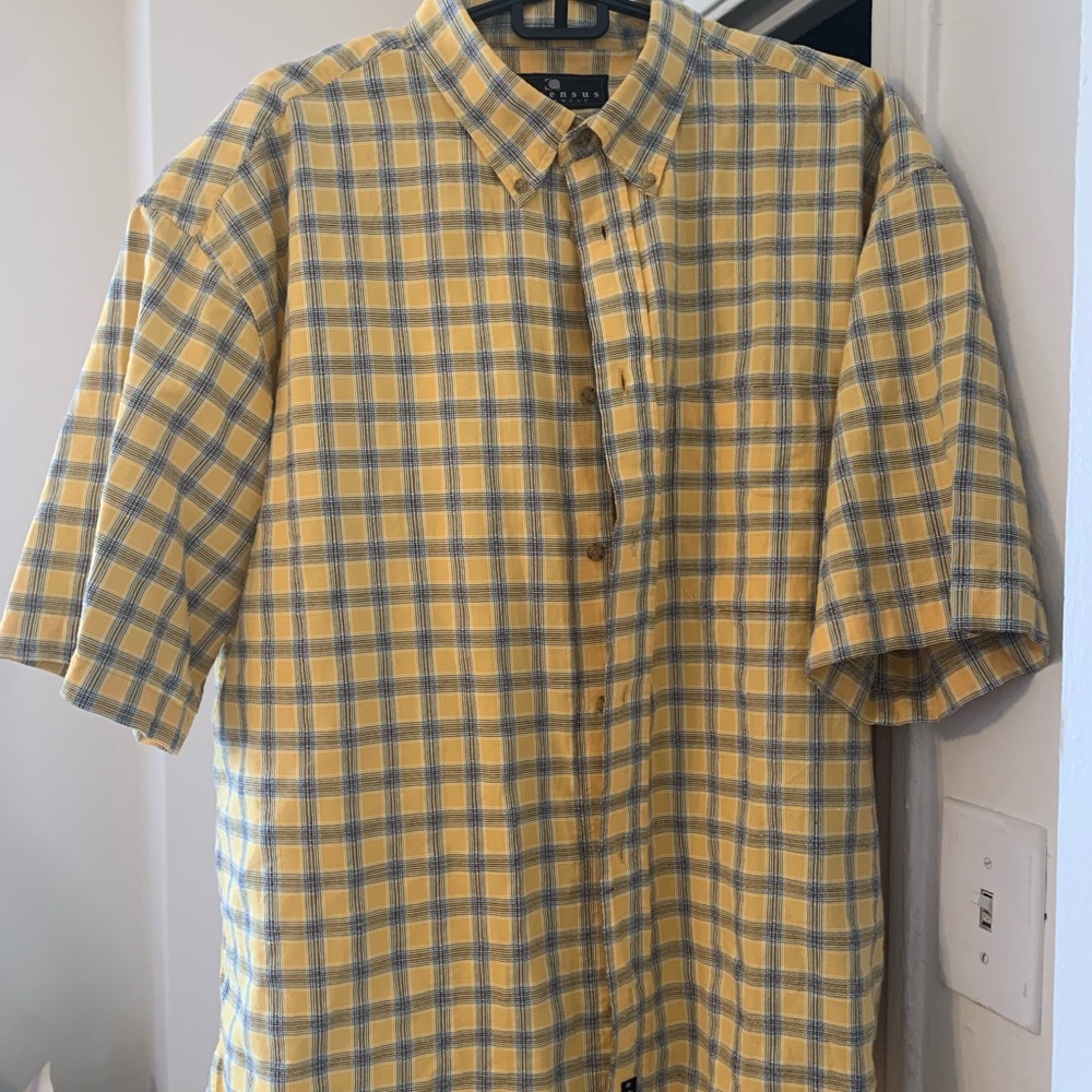 Men’s Yellow Checkered Button Up Size L